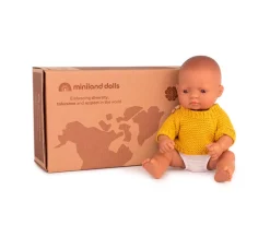 Muñeco Bebé Latino 32 cm con Conjunto Mostaza