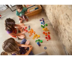 Nins con Anillas y Monedas