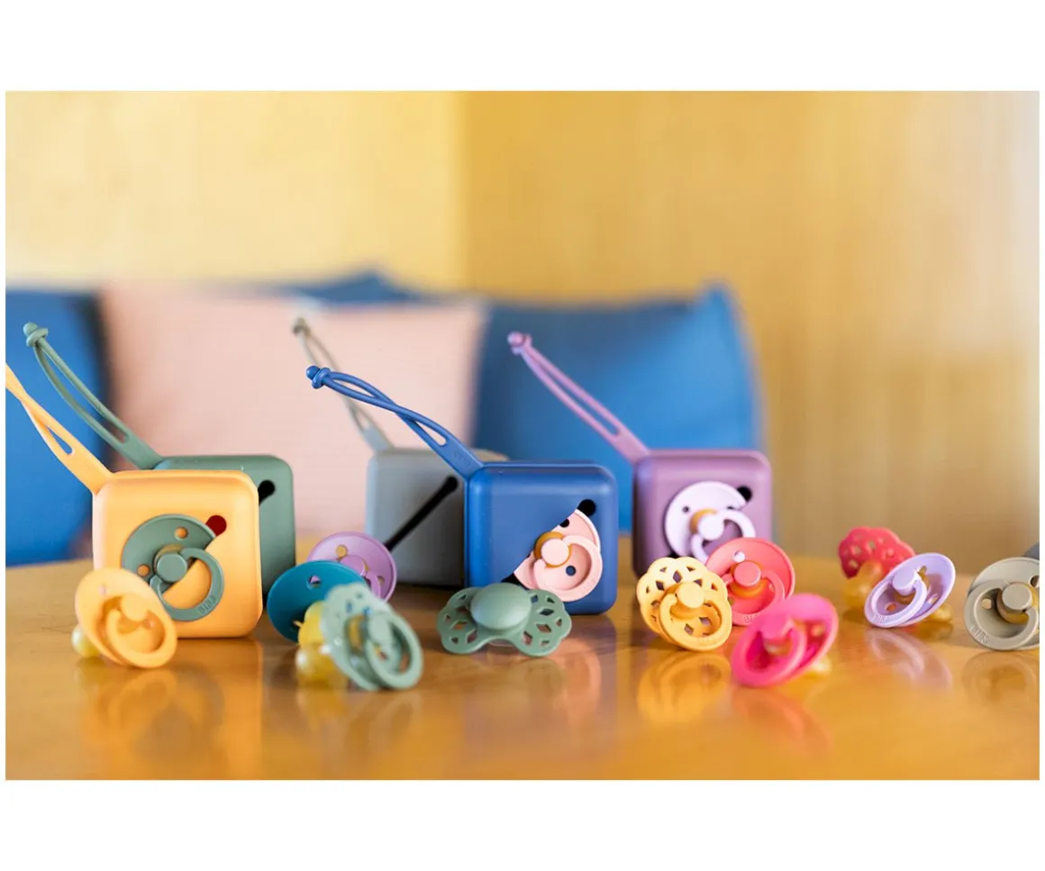 Portachupetes Case BIBS Dark Oak