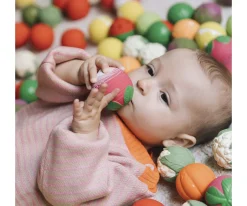 Set 3 Pelotas Sensoriales, Mordedor y Juguete de Baño Veggie Salad